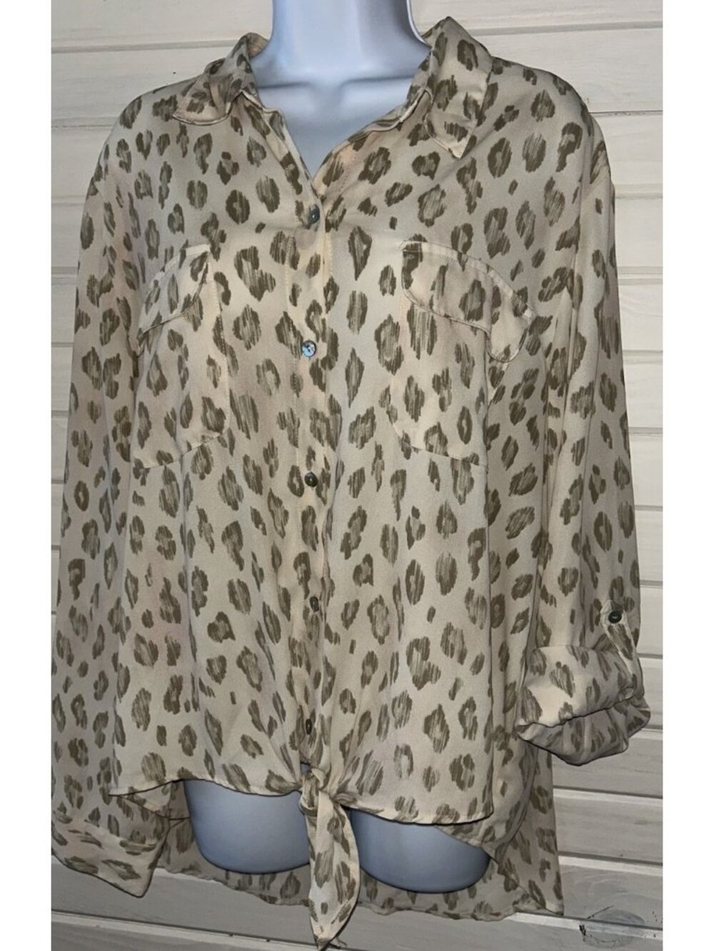CHICOS Sz 3 (XL) Khaki Pale Pink Leopard Tie Front Shirt Roll Tab Sleeves EUC